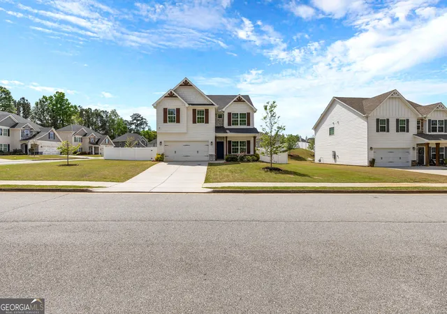 Photo 3 of Single family home for sale at 139 Ashton Pl, Newnan, GA 30265 | MLS# 10838736 | Listing updated on 2026-09-16