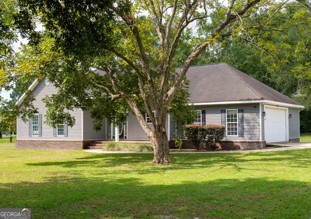 Photo 2 of Single family home for sale at 21 Bailey Dr, Jesup, GA 31545 | MLS# 10851424 | Listing updated on 2026-10-07