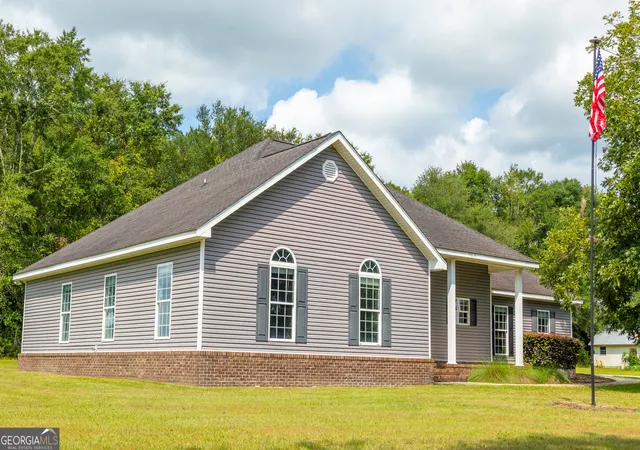 Photo 3 of Single family home for sale at 21 Bailey Dr, Jesup, GA 31545 | MLS# 10851424 | Listing updated on 2026-10-07