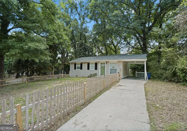 Photo 2 of Single family home for sale at 3560 Fairlane Dr Nw, Atlanta, GA 30331 | MLS# 10822979 | Listing updated on 2026-10-29