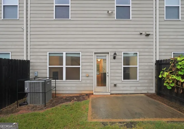 Photo 4 of Townhouse for sale at 5267 Ml Way, Stone Mountain, GA 30083 | MLS# 10848827 | Listing updated on 2026-10-03