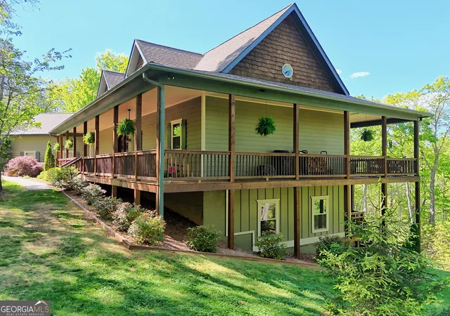 Photo 3 of Single family home for sale at 421 Hickory Nut Mtn, Tallulah Falls, GA 30573 | MLS# 10705021 | Listing updated on 2026-09-01