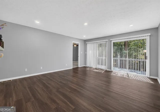 Photo 4 of Sale Pending at 938 Charleston Ct, Gainesville, GA 30501 | MLS# 10843497 | Listing updated on 2026-10-06
