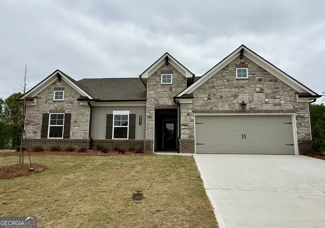 Single family home for sale at 5503 Tullis Dr, Gainesville, GA 30507 | MLS# 10696949
