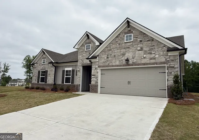 Photo 2 of Single family home for sale at 5503 Tullis Dr, Gainesville, GA 30507 | MLS# 10696949 | Listing updated on 2026-10-06