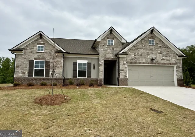 Photo 3 of Single family home for sale at 5503 Tullis Dr, Gainesville, GA 30507 | MLS# 10696949 | Listing updated on 2026-10-06