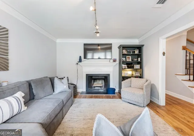 Listing Photo 4 - Condo for sale in building located at 81 Mount Vernon Cir, Sandy Springs, GA 30338
