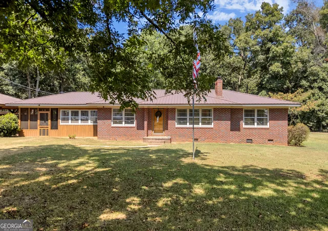Photo 3 of Sale Pending at 1104 Double Bridges Rd, Elberton, GA 30635 | MLS# 10841171 | Listing updated on 2026-09-16