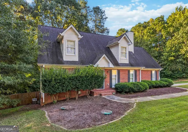 Photo 2 of Single family home for sale at 3014 Spring Ct, Loganville, GA 30052 | MLS# 10844592 | Listing updated on 2026-09-24