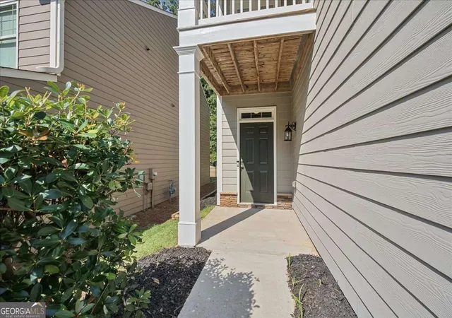 Photo 4 of Single family home for sale at 5127 Acworth Landing Dr, Acworth, GA 30101 | MLS# 10841051 | Listing updated on 2026-10-28