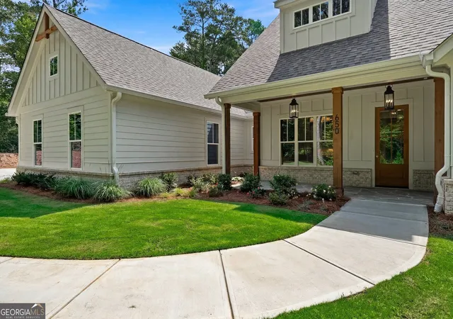 Photo 2 of Single family home for sale at 650 Gordon Combs Rd Nw, Marietta, GA 30064 | MLS# 10842489 | Listing updated on 2026-09-23