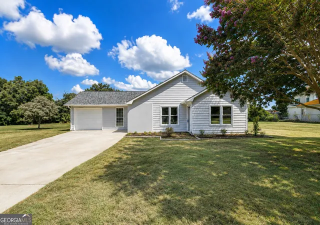Photo 1 of Single family home for sale at 2725 Milton Bryan Dr, Loganville, GA 30052 | MLS# 10837836 | Listing updated on 2026-09-15