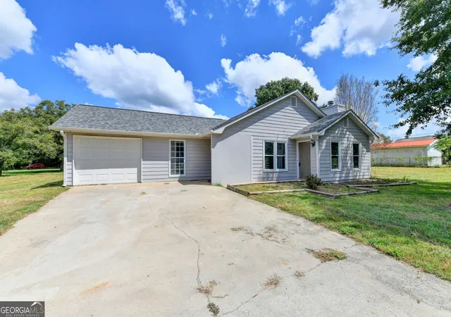 Photo 3 of Single family home for sale at 2725 Milton Bryan Dr, Loganville, GA 30052 | MLS# 10837836 | Listing updated on 2026-09-15