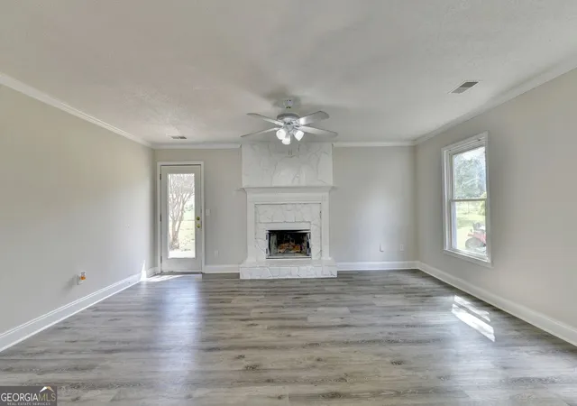 Photo 3 of Single family home for sale at 2725 Milton Bryan Dr, Loganville, GA 30052 | MLS# 10837836 | Listing updated on 2026-09-15