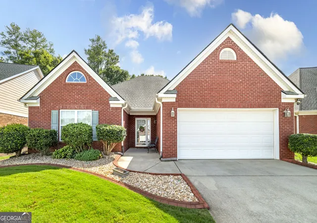 Photo 1 of Single family home for sale at 125 Pinnacle Ln, Mcdonough, GA 30253 | MLS# 10845596 | Listing updated on 2026-09-28