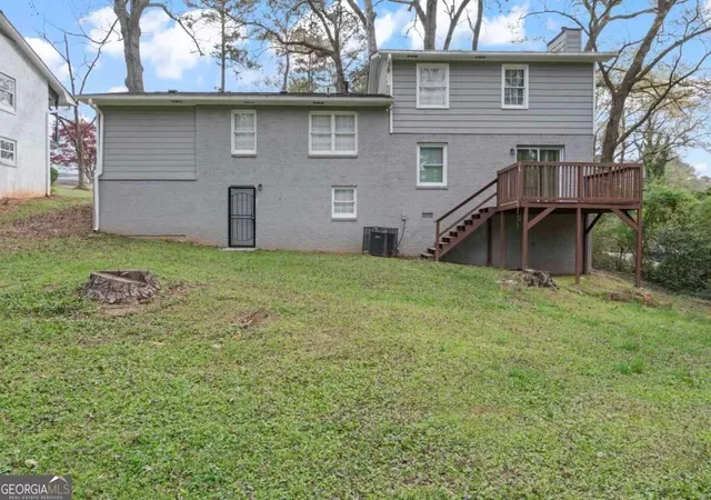 Photo 3 of Single family home for sale at 3917 Wedgefield Cir, Decatur, GA 30035 | MLS# 10838204 | Listing updated on 2026-09-17