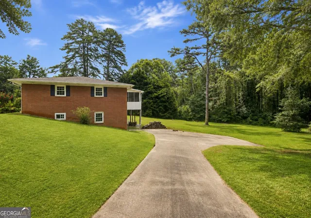 Photo 4 of Single family home for sale at 128 Scott Cir, Toccoa, GA 30577 | MLS# 10823884 | Listing updated on 2026-09-25