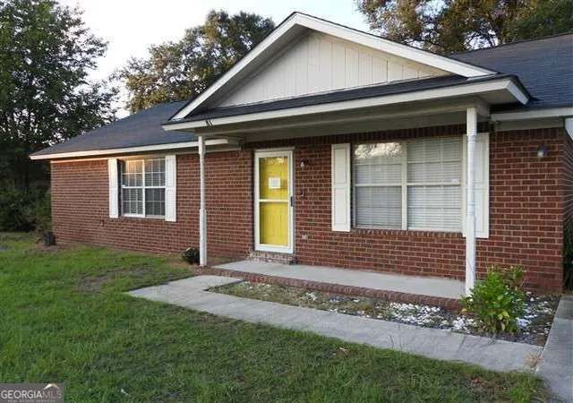 Photo 2 of Single family home for sale at 81 Crosby Dr, Hinesville, GA 31313 | MLS# 10851983 | Listing updated on 2026-09-29