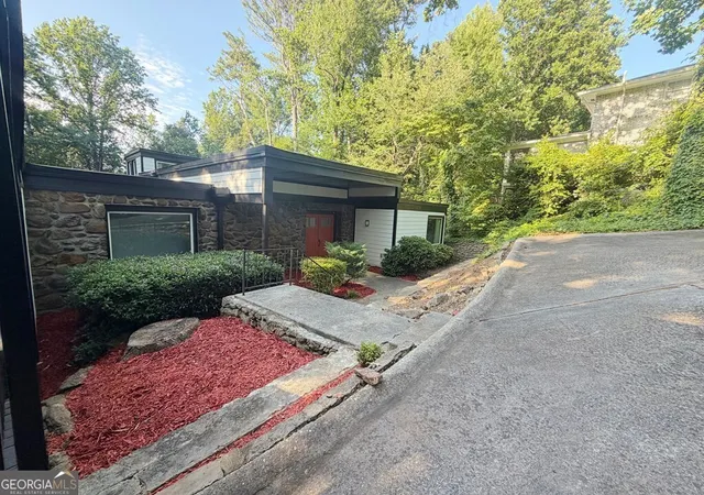 Photo 2 of Single family home for sale at 2788 Galahad Dr Ne, Atlanta, GA 30345 | MLS# 10804159 | Listing updated on 2026-09-03