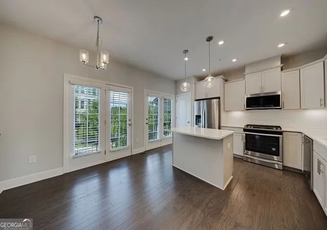 Photo 3 of Townhouse for sale at 327 Hudson Way, Woodstock, GA 30189 | MLS# 10838936 | Listing updated on 2026-09-17