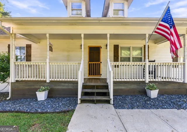 Photo 2 of Single family home for sale at 760 Crumbley Rd, Mcdonough, GA 30252 | MLS# 10876481 | Listing updated on 2026-10-30