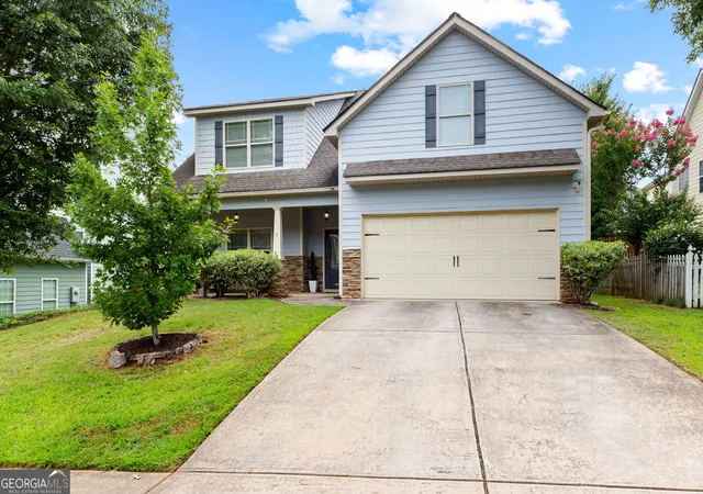 Photo 3 of Single family home for sale at 7 Camden Cir, Newnan, GA 30265 | MLS# 10842439 | Listing updated on 2026-09-11