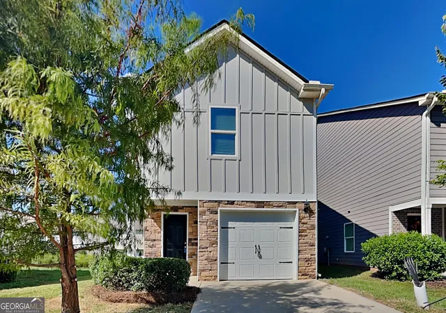 Photo 1 of Single family home for sale at 1092 Benfield Ridge W, Conyers, GA 30012 | MLS# 10848830 | Listing updated on 2026-10-08