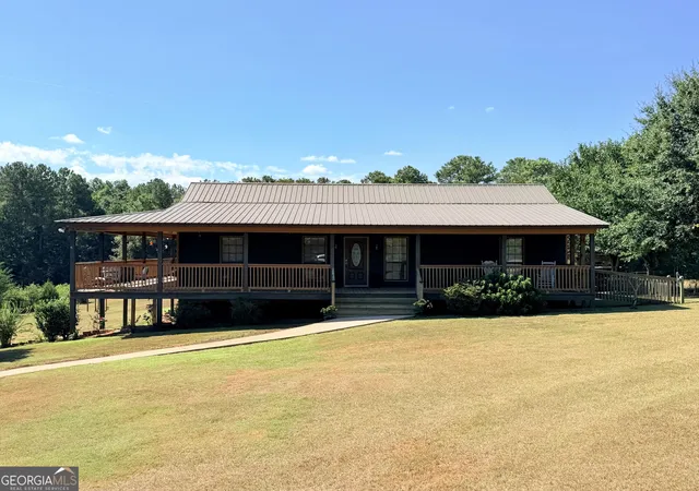 Photo 1 of Sale Pending at 916 Fort Lamar Rd, Commerce, GA 30530 | MLS# 10843483 | Listing updated on 2026-09-22