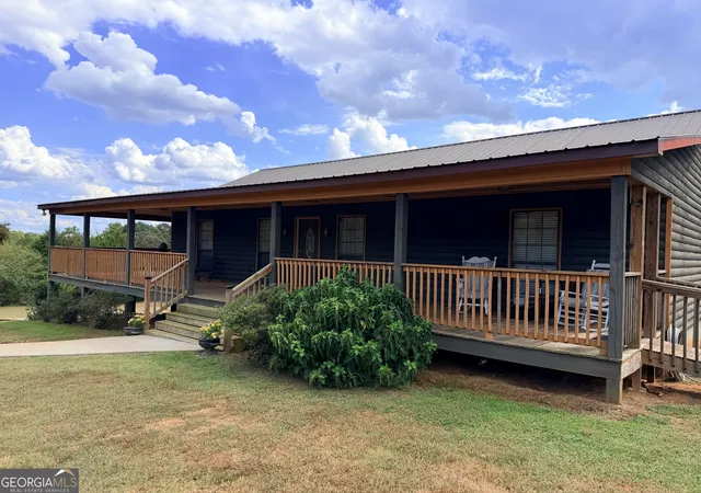 Photo 2 of Sale Pending at 916 Fort Lamar Rd, Commerce, GA 30530 | MLS# 10843483 | Listing updated on 2026-09-22