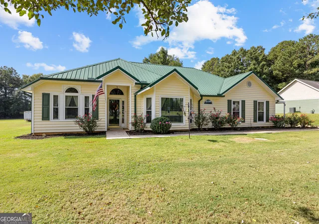 Photo 1 of Single family home for sale at 95 Firethorne Dr, Newnan, GA 30265 | MLS# 10823911 | Listing updated on 2026-10-03