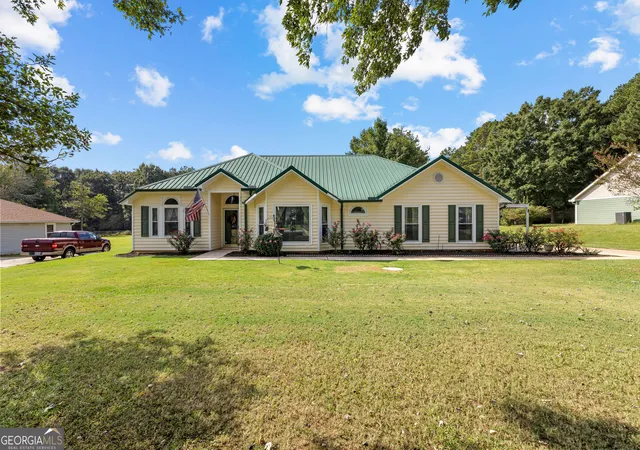 Photo 3 of Single family home for sale at 95 Firethorne Dr, Newnan, GA 30265 | MLS# 10823911 | Listing updated on 2026-10-03
