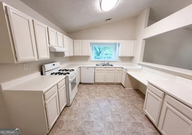 Photo 2 of Single family home for sale at 3725 Windy Hl Dr Se, Conyers, GA 30013 | MLS# 10848882 | Listing updated on 2026-09-24