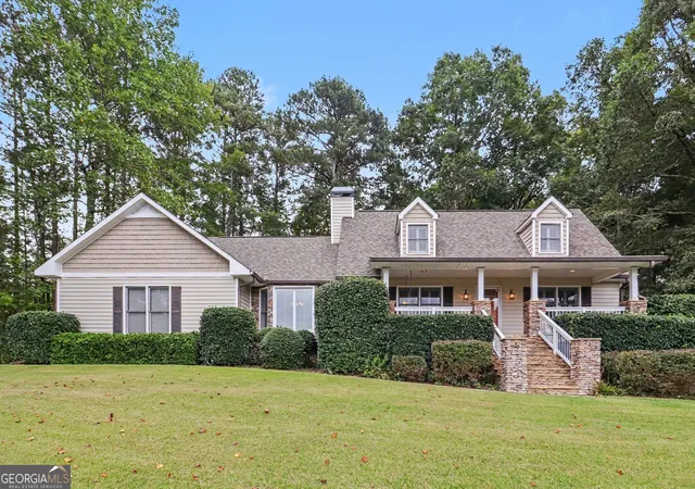Photo 3 of Single family home for sale at 155 Mallard Dr, Carrollton, GA 30116 | MLS# 10853543 | Listing updated on 2026-10-09