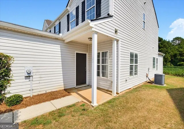 Photo 2 of Townhouse for sale at 123 Benfield Cir, Cartersville, GA 30121 | MLS# 10851521 | Listing updated on 2026-10-07