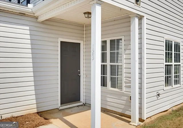 Photo 3 of Townhouse for sale at 123 Benfield Cir, Cartersville, GA 30121 | MLS# 10851521 | Listing updated on 2026-10-07