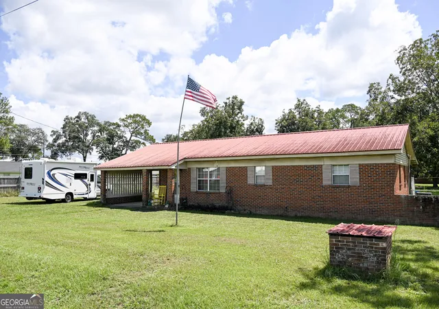 Photo 1 of Single family home for sale at 2817 Cherokee St, Waycross, GA 31503 | MLS# 10835469 | Listing updated on 2026-09-11