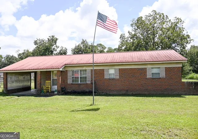 Photo 2 of Single family home for sale at 2817 Cherokee St, Waycross, GA 31503 | MLS# 10835469 | Listing updated on 2026-09-11
