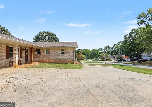 Photo 3 of Single family home for sale at 622 S Georgia Ave, Bremen, GA 30110 | MLS# 10846587 | Listing updated on 2026-10-04