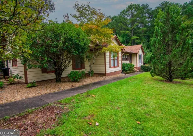 Photo 1 of Single family home for sale at 200 Sullivan Cir, Pine Mountain, GA 31822 | MLS# 10842002 | Listing updated on 2026-09-08