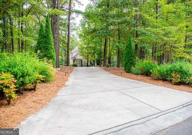 Photo 3 of Single family home for sale at 200 Cranston Ct, Carrollton, GA 30117 | MLS# 10853589 | Listing updated on 2026-10-07