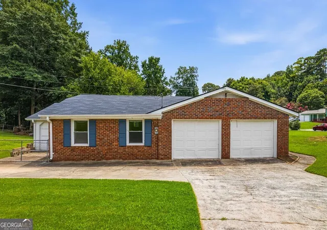 Photo 2 of Single family home for sale at 224 Stone Ml Ln Nw, Marietta, GA 30064 | MLS# 10853391 | Listing updated on 2026-10-09