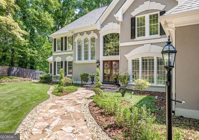 Photo 3 of Mansion for sale at 435 Robertson Rd, Dawsonville, GA 30534 | MLS# 10845324 | Listing updated on 2026-10-10
