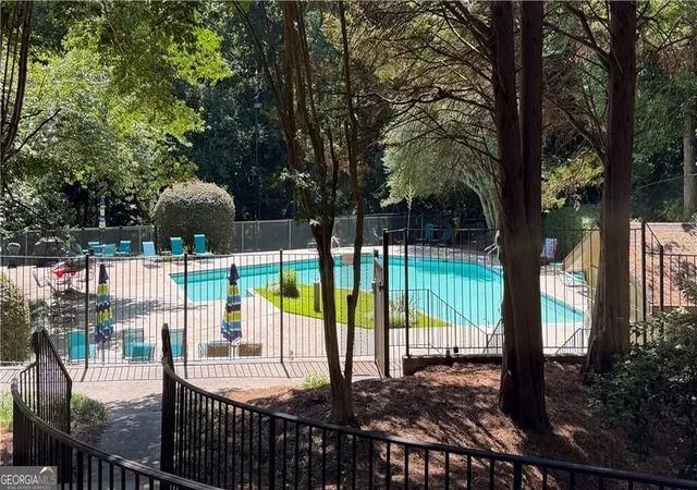 Listing Photo 2 - Condo for sale in building located at 605 Dunbar Dr, Dunwoody, GA 30338 - Unit #605