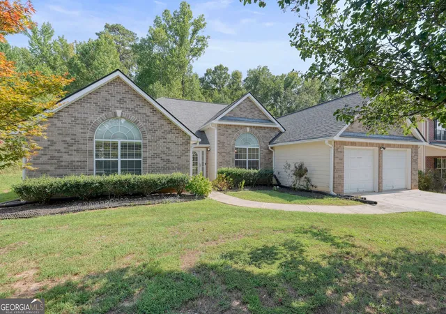 Photo 3 of Single family home for sale at 4177 Defoors Farm Dr, Powder Springs, GA 30127 | MLS# 10850843 | Listing updated on 2026-10-08