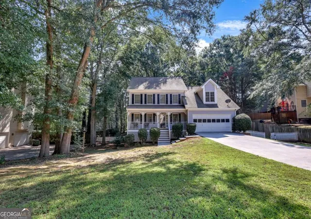 Photo 1 of Single family home for sale at 2900 Riverbend Dr, Snellville, GA 30078 | MLS# 10852175 | Listing updated on 2026-10-08