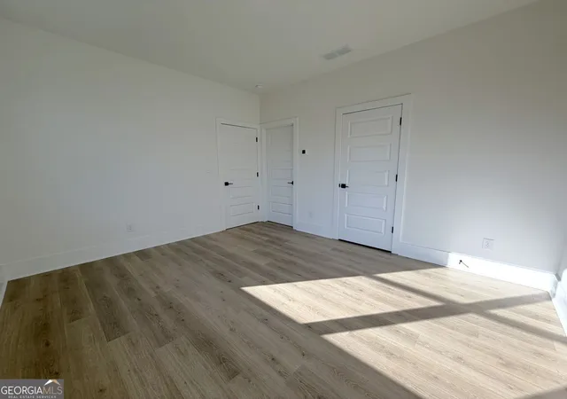 Photo 4 of Townhouse for sale at 5641 Peach Orchard Trl, Peachtree Corners, GA 30092 | MLS# 10774585 | Listing updated on 2026-09-19