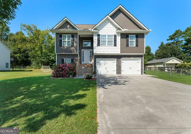 Photo 3 of Single family home for sale at 315 Wildwood Cir Se, Calhoun, GA 30701 | MLS# 10838382 | Listing updated on 2026-09-16