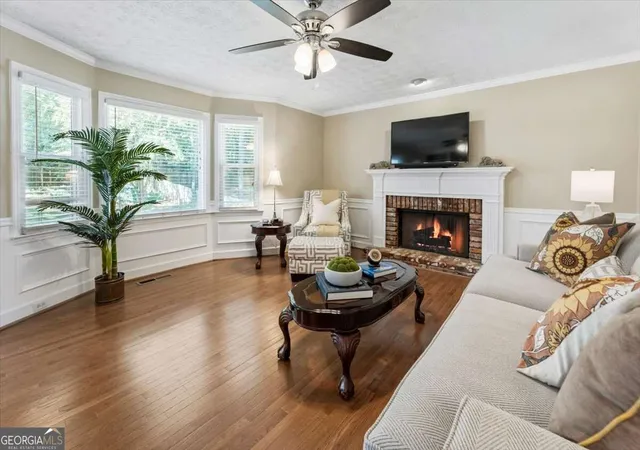 Photo 3 of Single family home for sale at 147 Lakeside Dr NW, Kennesaw, GA 30144 | MLS# 10843965 | Listing updated on 2026-10-19