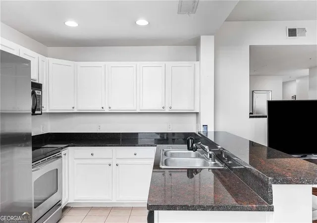 Photo 4 of Single family home for sale at 3040 Peachtree Rd #1205, Atlanta, GA 30305 | MLS# 10846125 | Listing updated on 2026-09-29
