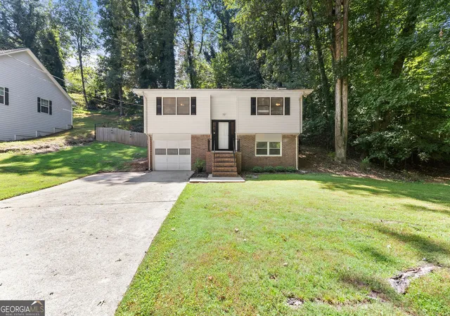 Photo 2 of Single family home for sale at 1421 Northwood Cir Ne, Gainesville, GA 30501 | MLS# 10836948 | Listing updated on 2026-09-09